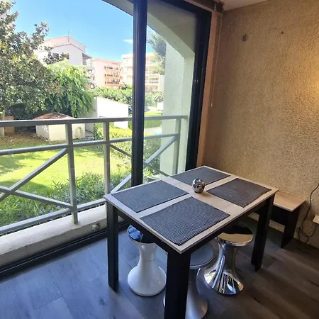 Apartamento 2 Pièces Avec Parking à - Fr-1-780-93 *