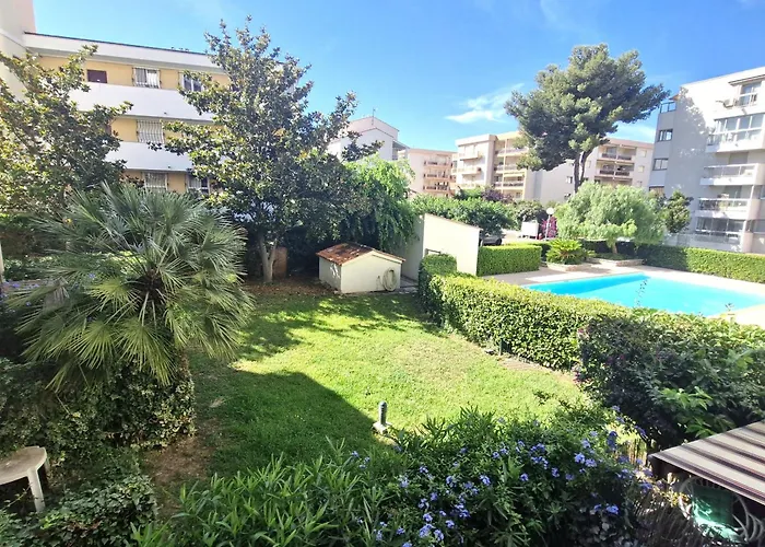 Apartamento 2 Pièces Avec Parking à - Fr-1-780-93 *