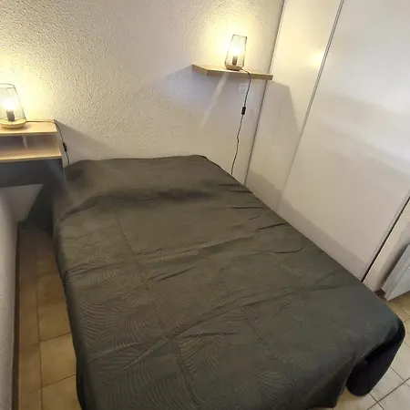 Appartement 2 Pièces Avec Piscine, Parking, Animaux Acceptés, - Fr-1-780-93